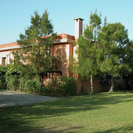 Sprawling Vlilla In Malades Villa Agios Sillas Екстериор снимка